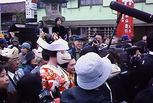 �V�w�B�ς̉��ʂ����̂悤�ɂ��Ԃ��Ă���