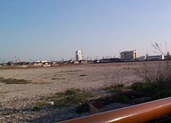 �����m�a�̋󂫒n�A���ɂ̓|�[�g�r����������