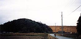 �E�̓_���̍�A���̎R�͏򃖖V�Õ�